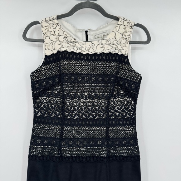 Katherine Kelly Black & Ivory Embroidered Lace Sleeveless Sheath Dress Size 2 - Picture 3 of 9